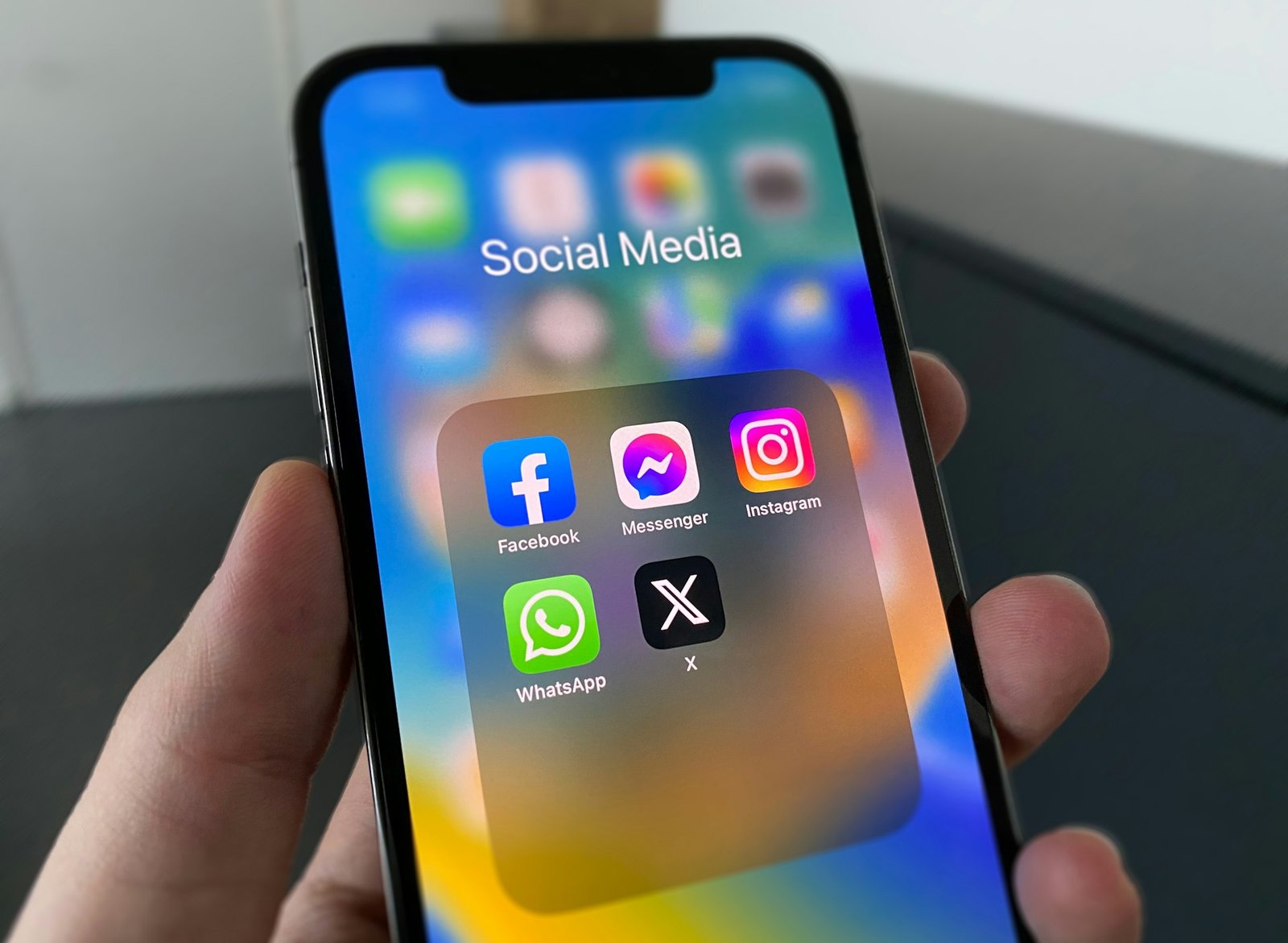 Waarom een consistente social media strategie essentieel is voor affiliate marketing